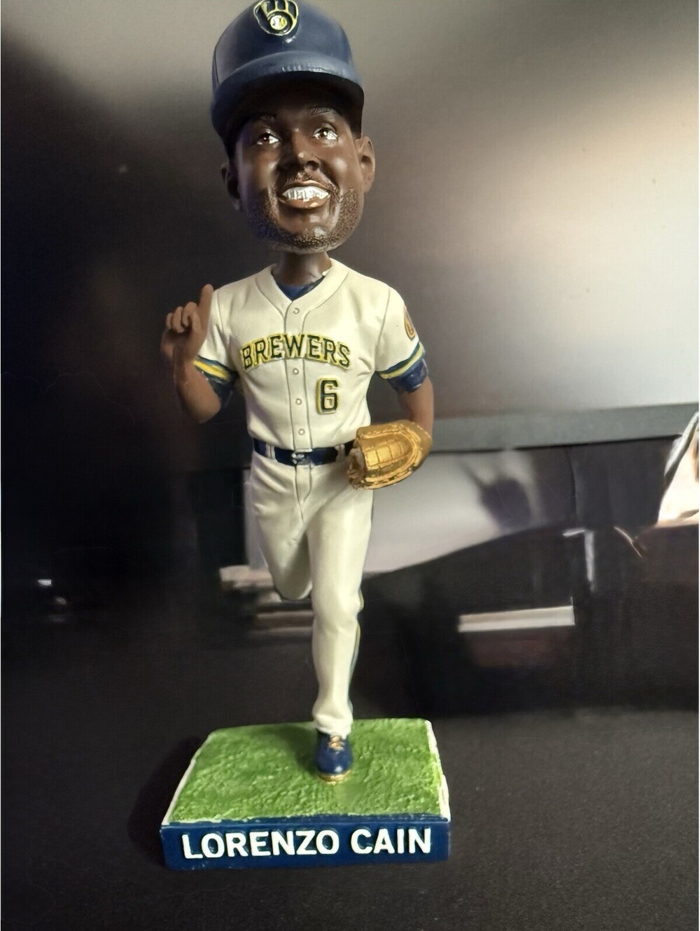 LORENZO CAIN MILWAUKEE BREWERS GOLD GLOVE BOBBLEHEAD - 2020 BDA Sports Toyota